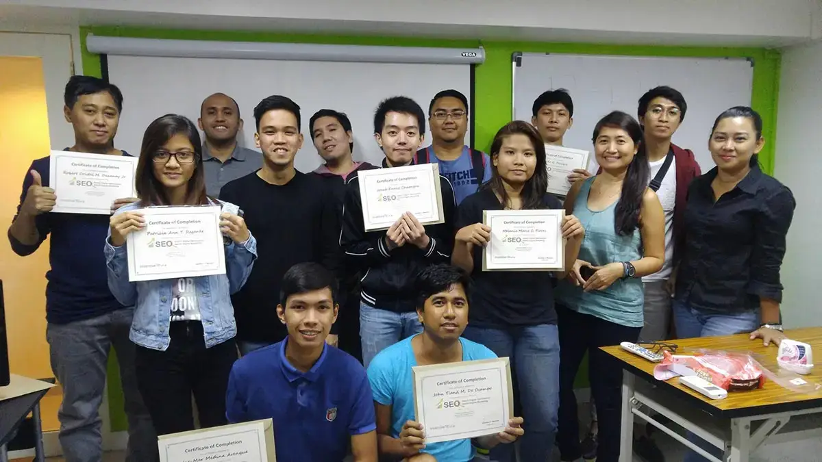 Group photo of SEO training course attendees in the Philippines