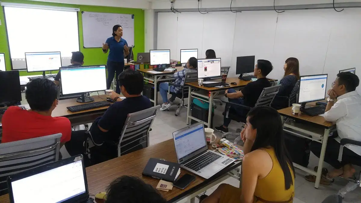 SEO course participants attending in-person class in the Philippines