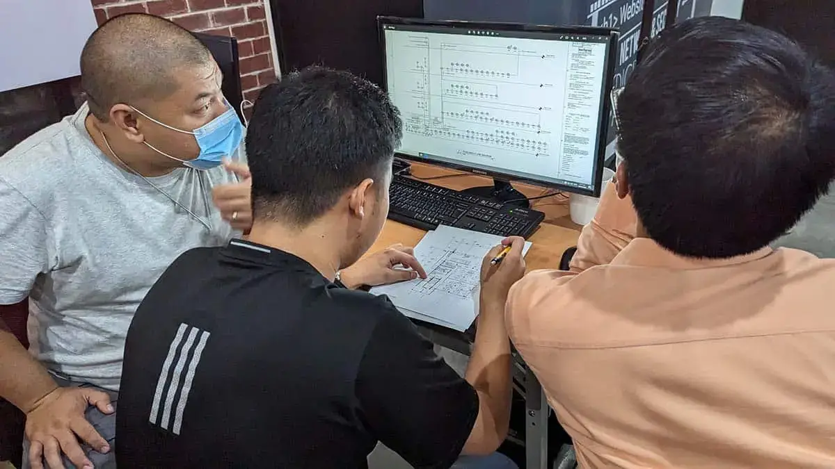 Group discussion during an FDAS Training Course in the Philippines