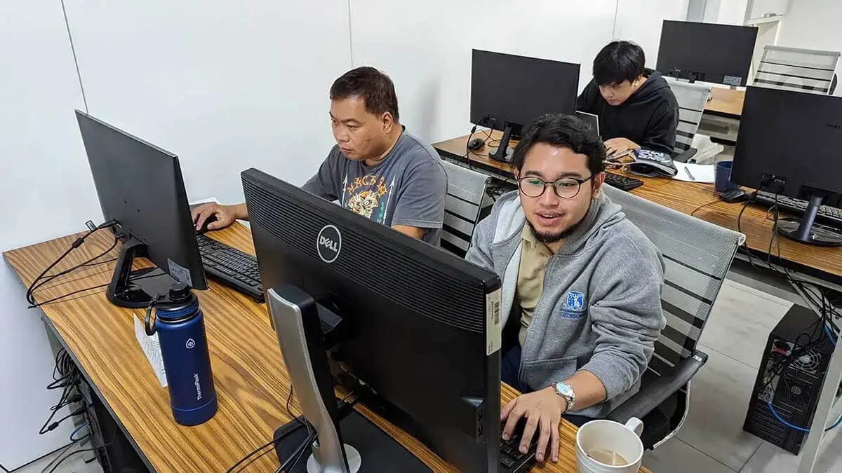 Person studying Microsoft Azure Fundamentals Administrator training course in the Philippines